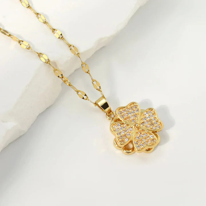 Elegant Four-Leaf Clover Gold Necklace – Sparkling Lucky Charm