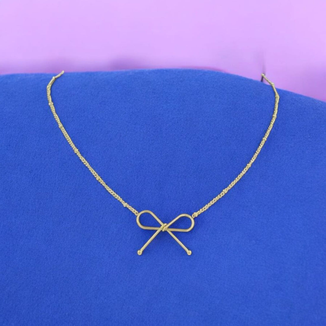 Minimalist Bow Knot Necklace – Elegant Gold-Plated Pendant