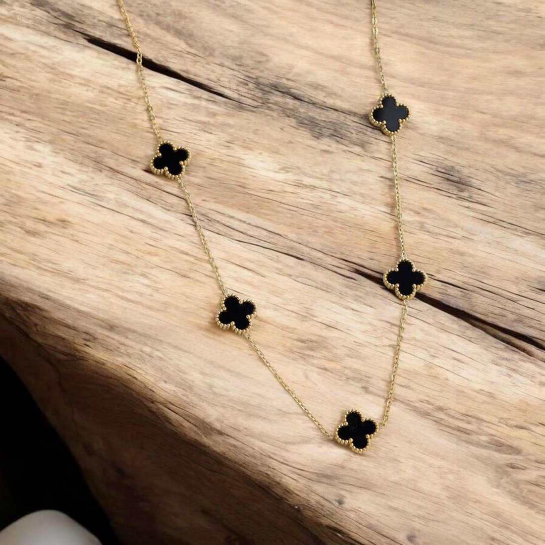 Elegant Black Clover Necklace – Gold-Plated Charm Chain