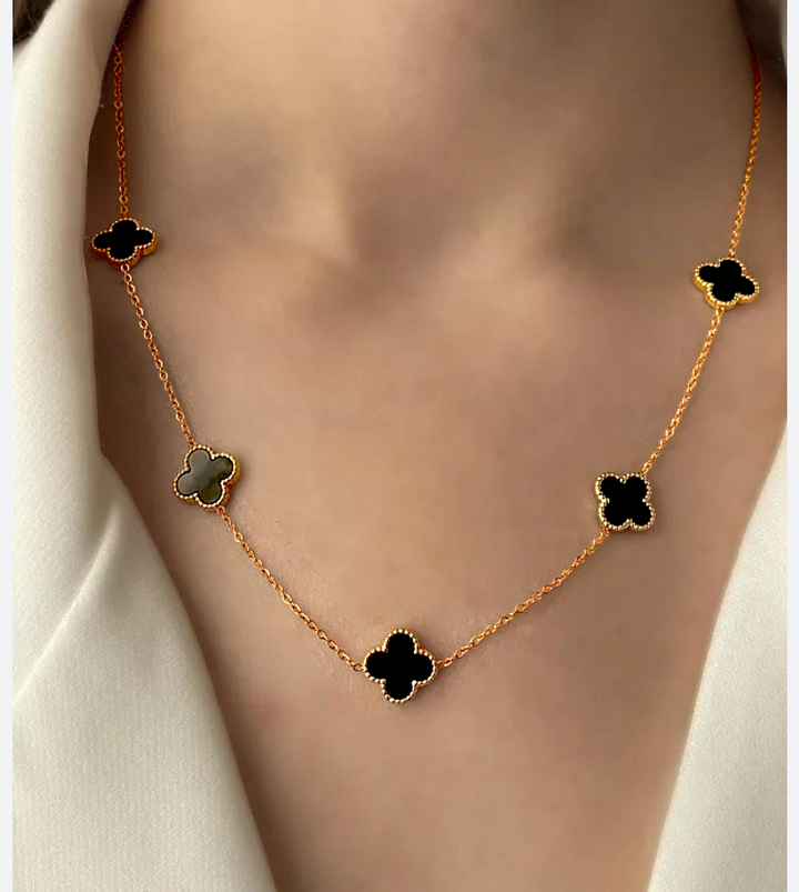 Elegant Black Clover Necklace – Gold-Plated Charm Chain